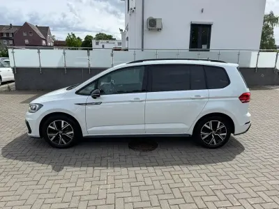 Gebraucht VW Touran R-line 150 PS (110 kW) 2020 Weiß Van / Kleinbus
