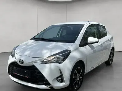 Used Toyota Yaris Team 111 HP (81 kW) 2018 White Sedan