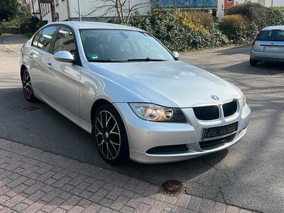 Gebraucht BMW 320 170 PS (125 kW) 2008 Silber Limousine