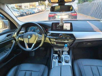 Gebraucht BMW 520 190 PS (139 kW) 2017 Grau Limousine