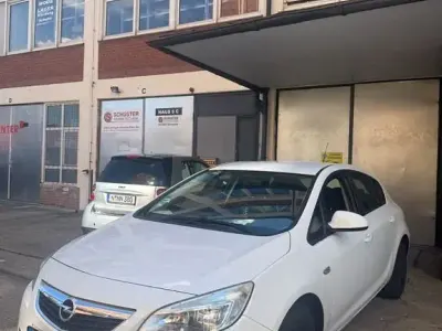 Gebraucht Opel Astra Edition 87 PS (63 kW) 2010 Weiß Limousine