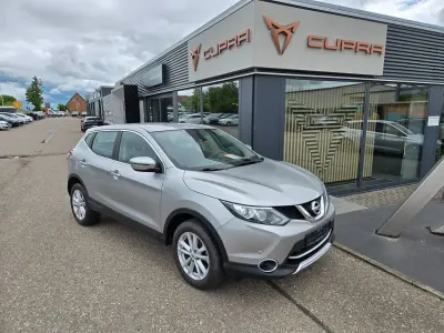 Gebraucht Nissan Qashqai Acenta 131 PS (96 kW) 2016 Silber SUV