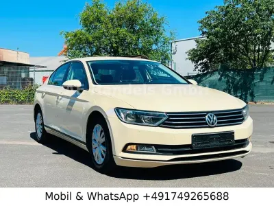 Gebraucht VW Passat Trendline 150 PS (110 kW) 2019 Gelb Limousine