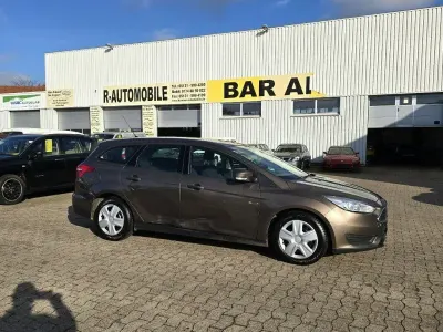 Gebraucht Ford Focus 101 PS (74 kW) 2017 Braun Limousine