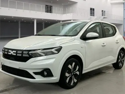 Używany Dacia Sandero Expression 91 KM (66 kW) 2025 Biały Hatchback