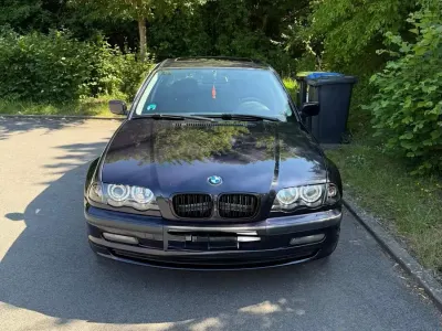 Gebraucht BMW 320 Sport Line 170 PS (125 kW) 2001 Blau Limousine