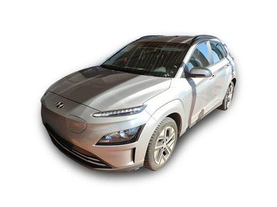Gebraucht Hyundai Kona Select 100 kW (136 PS) 2023 Shimmering silver / met SUV