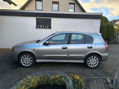 Nissan Almera