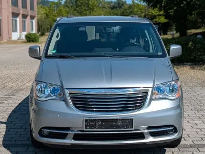 Gebraucht Chrysler Town & Country 283 PS (208 kW) 2013 Silber Van / Kleinbus