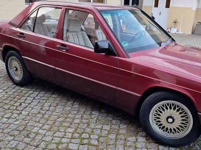 Gebraucht Mercedes 190 118 PS (86 kW) 1989 Rot Limousine