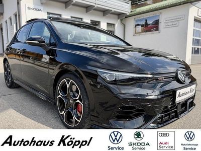Neu VW Golf VIII GTI Clubsport 300 PS (220 kW) 2026 Grenadillschwarz metallic Limousine