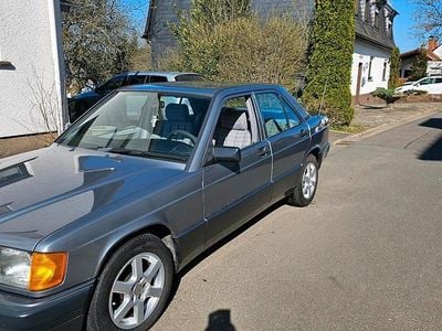 Gebraucht Mercedes 190 109 PS (80 kW) 1992 Silber Limousine