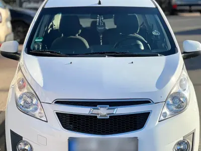 Gebraucht Chevrolet Spark 68 PS (50 kW) 2012 Weiß Kleinwagen