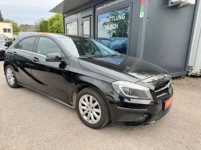 Gebraucht Mercedes A180 122 PS (89 kW) 2014 Schwarz Kleinwagen