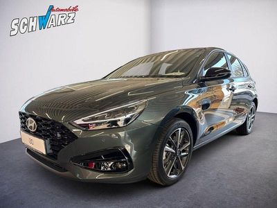Neu Hyundai i30 Advantage 101 PS (74 kW) 2025 Grün Limousine