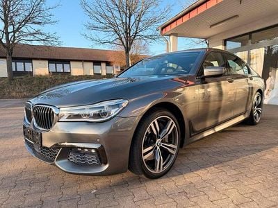 Gebraucht BMW 750 M Sport 400 PS (294 kW) 2016 Magellangrau metallic Limousine