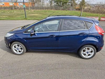 Gebraucht Ford Fiesta Titanium 95 PS (69 kW) 2011 Blau Kleinwagen