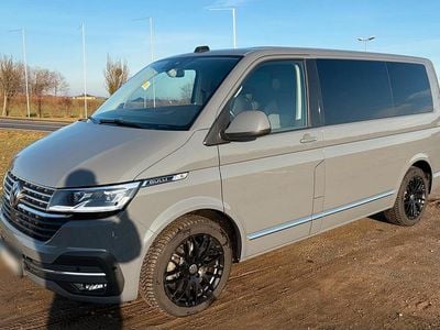 Gebraucht VW Multivan 204 PS (150 kW) 2022 Grau Van