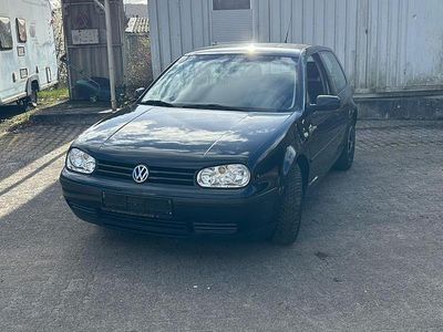 Gebraucht VW Golf IV 74 PS (54 kW) 2002 Schwarz Kleinwagen