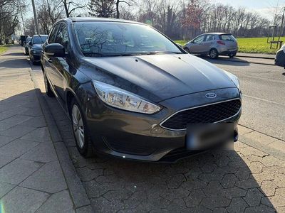 Usata Ford Focus 95 CV (69 kW) 2015 Grigio Station wagon