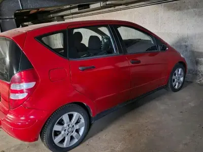 Gebraucht Mercedes B150 82 PS (60 kW) 2005 Rot Van / Kleinbus