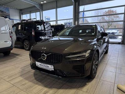 Platinum grey Gebraucht 2025 Volvo V60 Plus Kombi | 42.980 € (Fairer Preis)