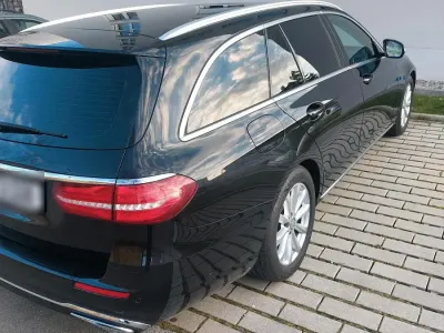 Gebraucht Mercedes E220 194 PS (142 kW) 2018 Schwarz Kombi