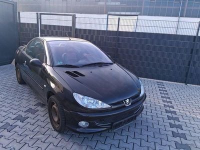 Gebraucht Peugeot 206 CC Tendance 109 PS (80 kW) 2004 Cabrio