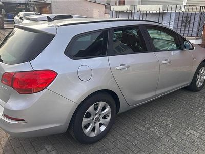 Gebraucht Opel Astra 110 PS (80 kW) 2014 Silber Kombi