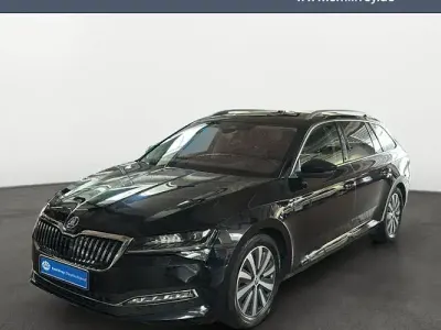 Gebraucht Skoda Superb Style 190 PS (139 kW) 2023 Schwarzmagic perleffekt Kombi