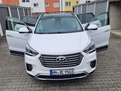 Hyundai Grand Santa Fe
