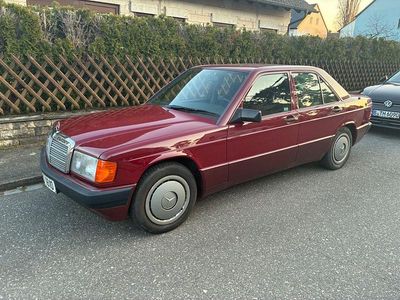 Gebraucht Mercedes 190 75 PS (55 kW) 1991 Rot Limousine