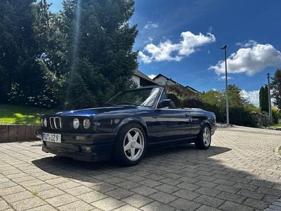 Usata BMW 318 Cabriolet Performance 113 CV (83 kW) 1991 Blu Cabrio