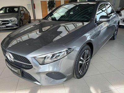 Grau Gebraucht 2023 Mercedes A200 Advanced Plus Limousine | 30.450 € (Fairer Preis)