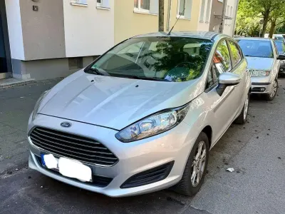 Gebraucht Ford Fiesta 80 PS (58 kW) 2013 Silber Kleinwagen