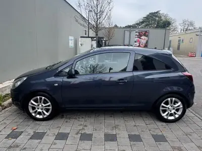 Gebraucht Opel Corsa 101 PS (74 kW) 2010 Blau Kleinwagen