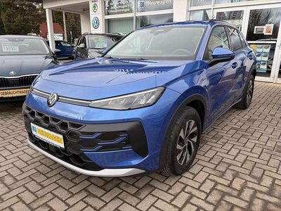 Nouă VW T-Roc Life 116 CP (85 kW) 2026 Albastru SUV