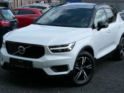 Gebraucht Volvo XC40 R-Design 163 PS (119 kW) 2021 Crystal white / metallic SUV