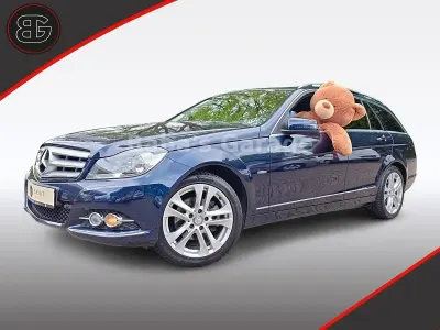 Gebraucht Mercedes C200 Avantgarde 136 PS (100 kW) 2011 Blau Limousine
