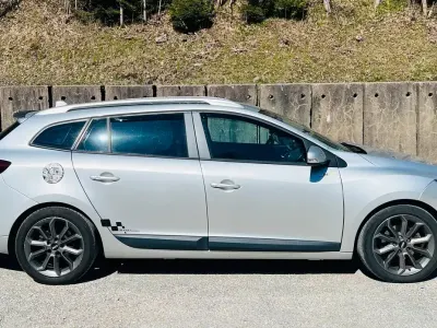 Gebraucht Renault Mégane GrandTour 110 PS (80 kW) 2011 Silber Kombi