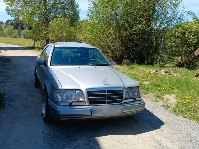 Second-hand Mercedes 320 220 CP (161 kW) 1994 Negru Coupe
