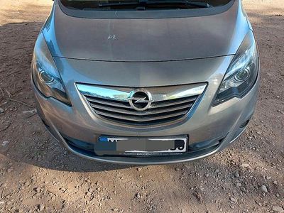 Usata Opel Meriva 120 CV (88 kW) 2010 Marrone Monovolume