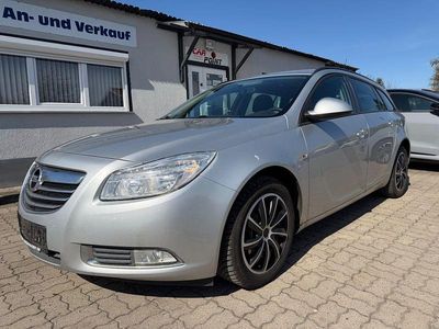 Usado Opel Insignia Selection 110 HP (80 kW) 2011 Prateado Carrinha