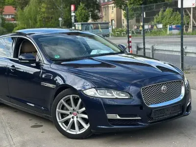 Używany Jaguar XJ Premium Luxury 300 KM (220 kW) 2017 Niebieski Sedan/Limuzyna