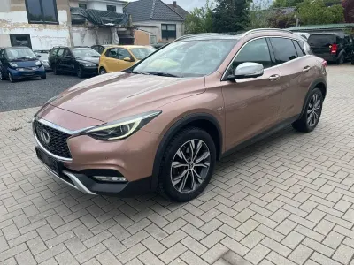 Gebraucht Infiniti QX30 Premium 170 PS (125 kW) 2016 Kupferbraun SUV