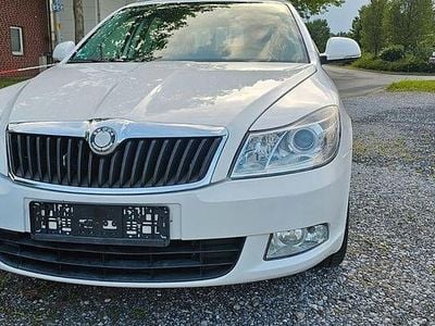 Gebraucht Skoda Octavia Ambiente 160 PS (117 kW) 2011 Weiß Kombi