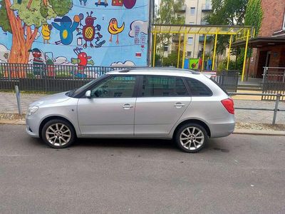 Gebraucht Skoda Fabia Ambition 90 PS (66 kW) 2014 Silber Kombi
