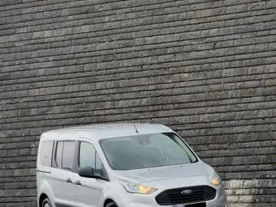Gebraucht Ford Tourneo Trend 120 PS (88 kW) 2018 Silber Van / Kleinbus