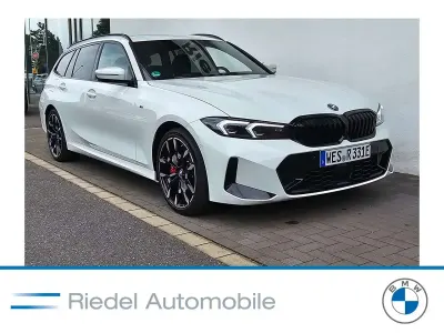 Gebraucht BMW 330e M Sport 292 PS (214 kW) 2025 Alpinweiss Kombi