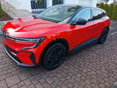 Gebraucht Renault Megane E-Tech 160 kW (218 PS) 2022 Rot Kleinwagen